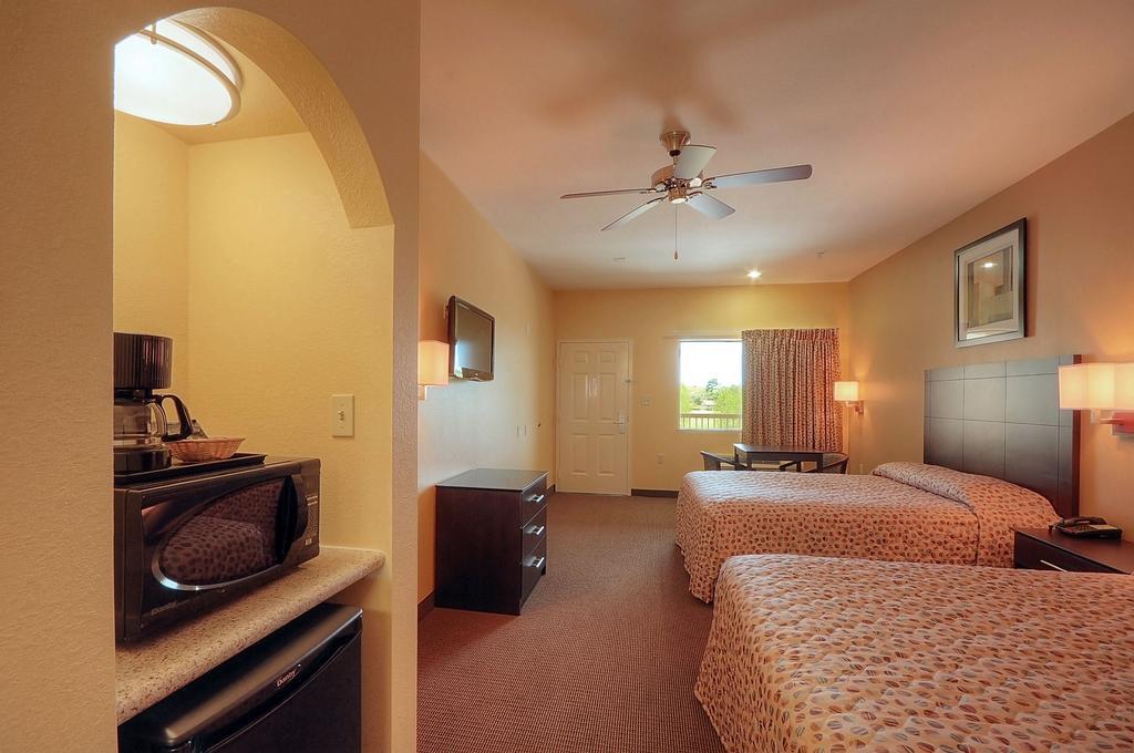 Days Inn By Wyndham Baytown East Exteriör bild