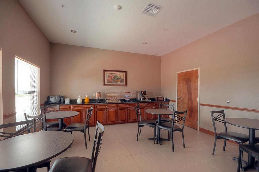 Days Inn By Wyndham Baytown East Exteriör bild